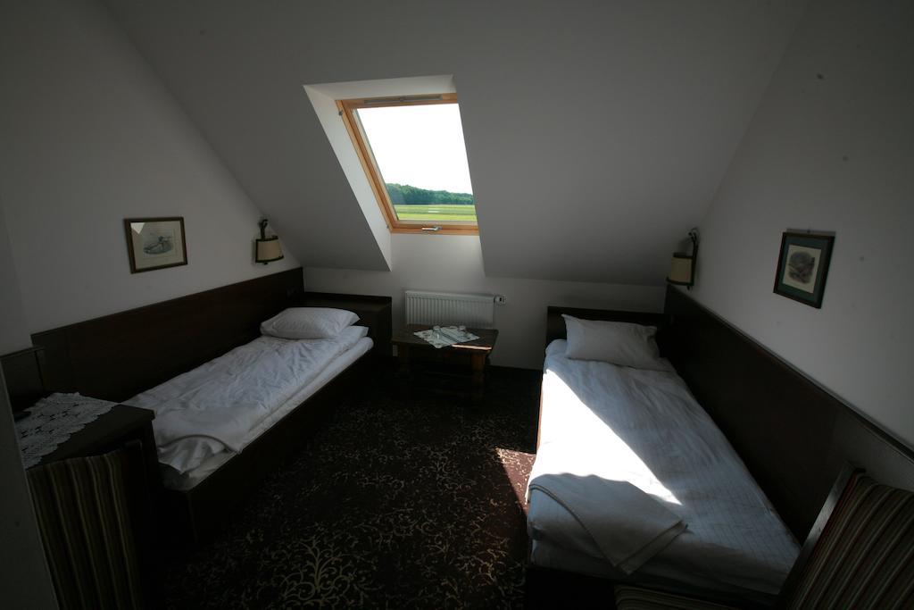 Motel Klara Sobotka (Ostrow Wielkopolski) Quarto foto